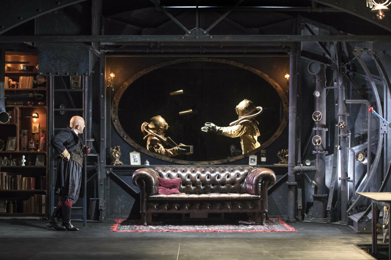20 000 LIEUES SOUS LES MERS - Jules Verne - Christian Hecq et Valérie Lesort - Theatre du Vieux Colombier - Brigitte Enguerand