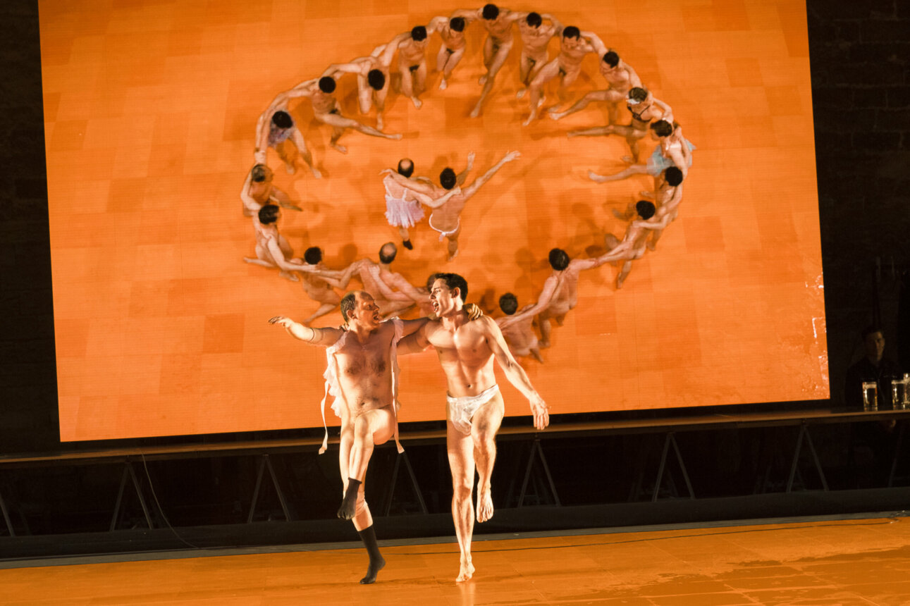 Les Damnes - Comédie-Francaise - Ivo van Hove - Festival d'Avginon - Cour d'honneur du Palais des Papes © Jan Verswevyeld