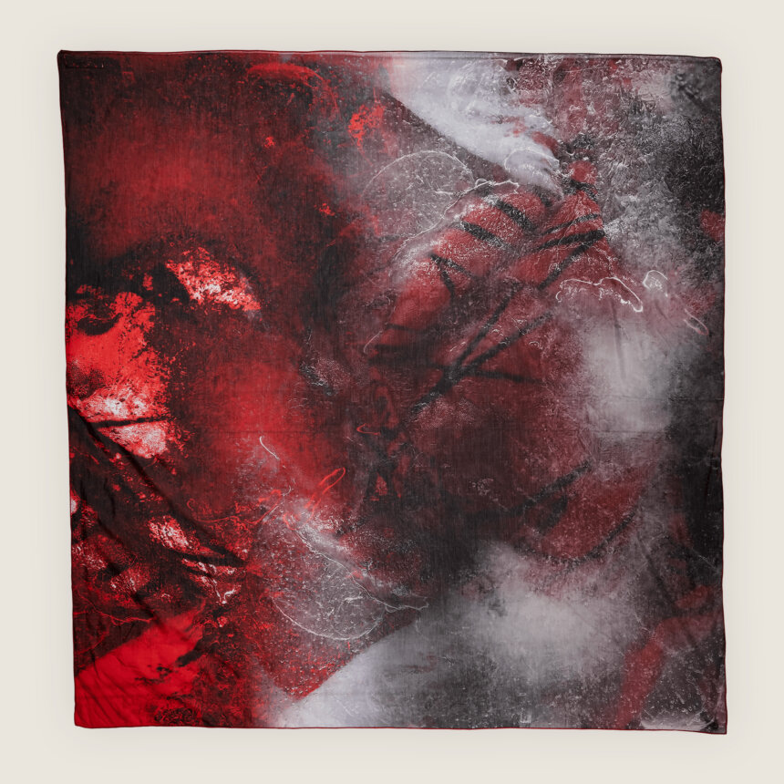 Foulard costume theatre Les demons tim van steenbergen comedie francaise soie etole echarpe rouge