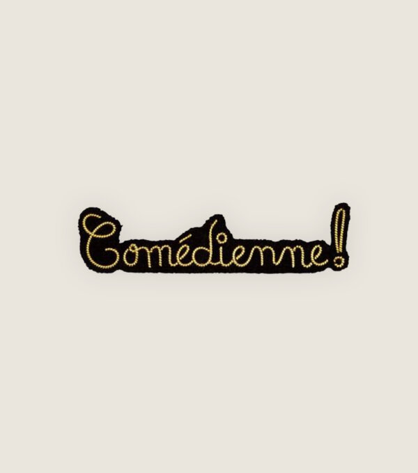 Macon et Lesquoy x Comedie Francaise - Broche brodée a la main - accessoire mode - idee cadeau theatre - Comédienne