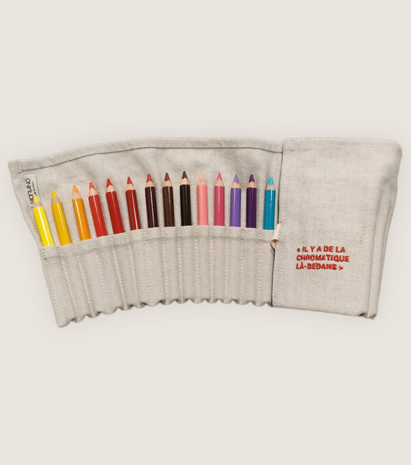 pochette a crayon cartouchiere fabriano couleur mine extra large fabrique en europe citation et logo Il y a de la chromatique là dedans citation moliere comedie francaise