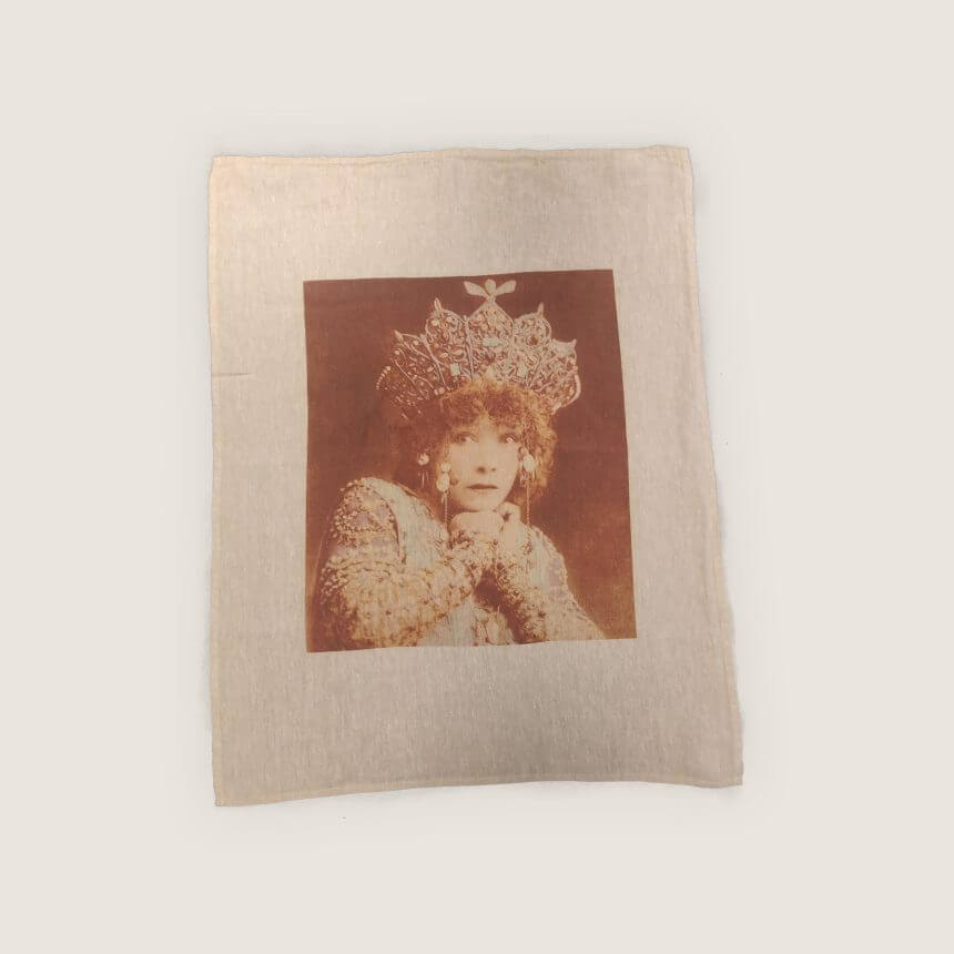 Serie Limitee Louise Comedie Francaise Linge de maison en lin ARchives Sarah Berhardt theatre