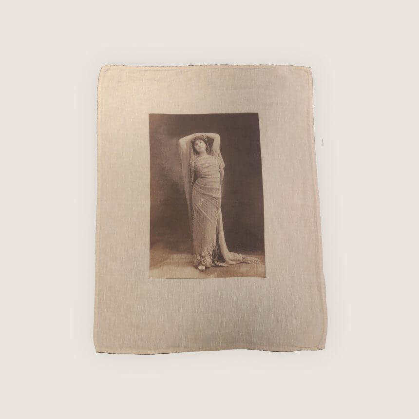 Serie Limitee Louise Comedie Francaise Linge de maison en lin ARchives theatre Sarah Berhardt
